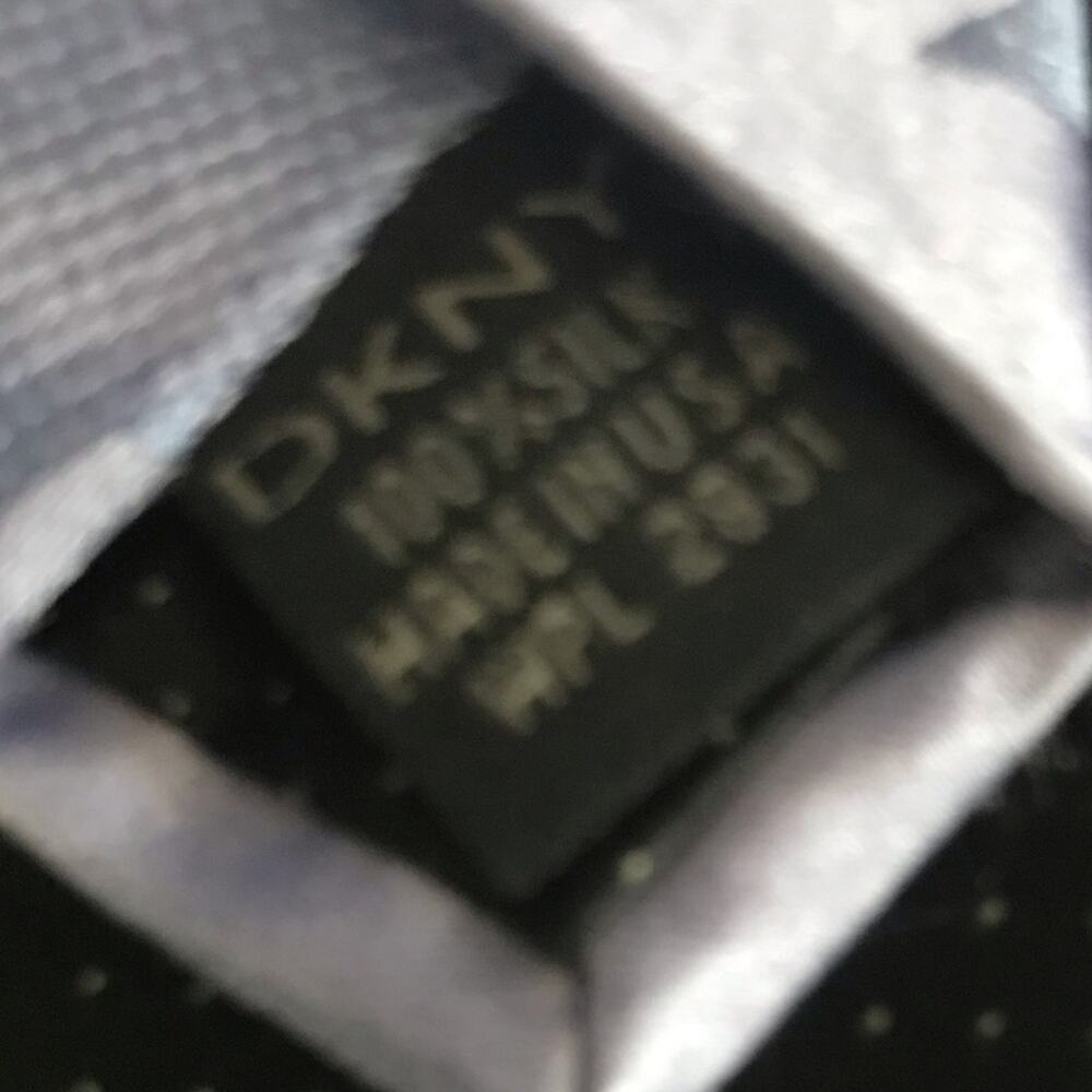 DKNY Blue Lavender Floral 100% Silk Tie - Picture 3 of 6